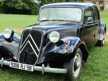 Exposition de véhicules anciens, bourse d'échanges et balade automobile en Pays Vitryat