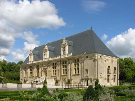 CHÂTEAU DU GRAND JARDIN, COTÉ CHÂTEAU