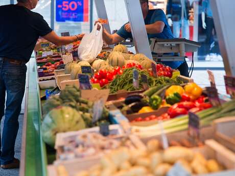 MARCHÉ HEBDOMADAIRE DE MAYENNE