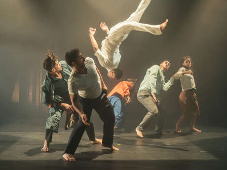 Ka-In - Groupe acrobatique de Tanger / Le Théâtre