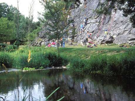 INITIATION À L'ESCALADE