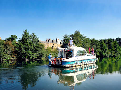 Croisières sur la Sarthe en bateaux habitables