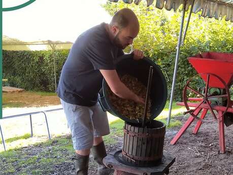 Atelier famille pressage de pommes