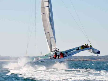 Embarquez à bord d'un bateau de course au Large avec Nautic Sport