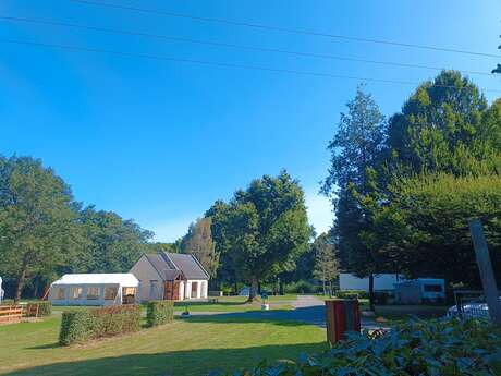 Aire de Camping-Car - camping des 3 étangs