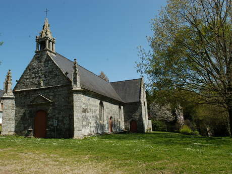 Chapelle et fontaine de la Trinité