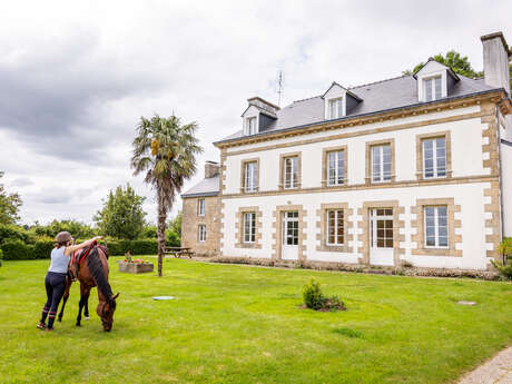 Découverte de Le Saint à cheval