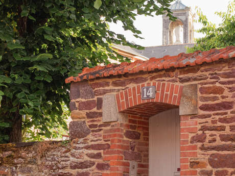 Les trois paroisses de Montfort : Volet 2 : la paroisse St Nicolas - Montfort l'inattendue