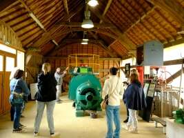 Visite guidée de l'Électrothèque du lac de Guerlédan