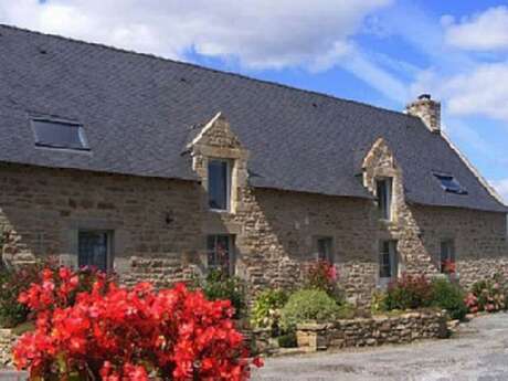 Maison bretonne (2 chambres) à 300m des sentiers côtiers et 1km du petit Port