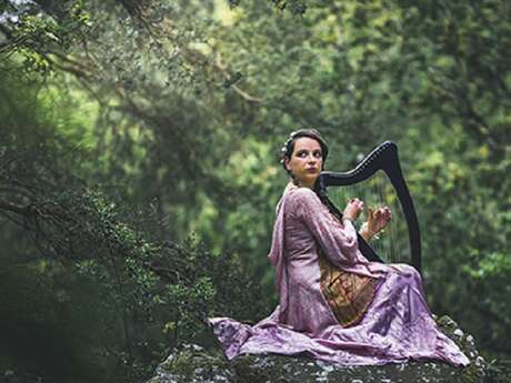 Camille Taezi, harpe celtique et chant