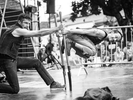 Art vivant : Gum over, compagnie Lombric spaghetti