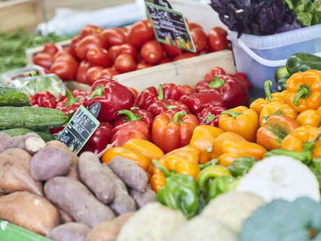 Marché hebdomadaire à Sainte-Anne d'Auray