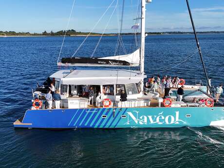 NAVEOL - maxi catamaran - mini croisières