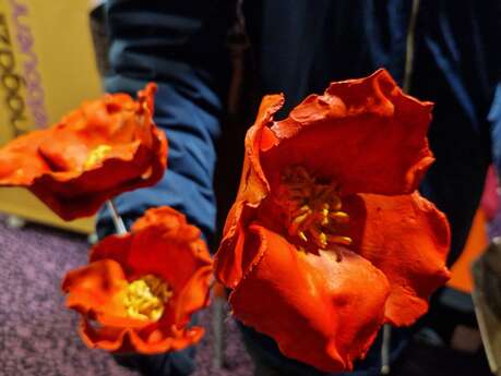 Atelier déco fleurs en pâte autodurcissante