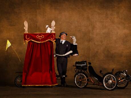 L'heureux tour de Polichinelle - marionnettes à gaine