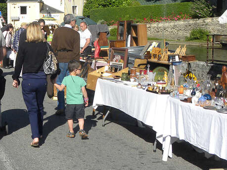 Vide Grenier Male