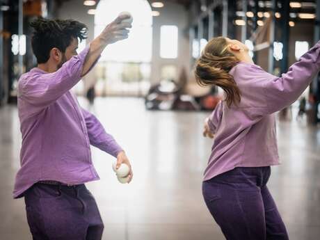 Duo jonglé : « PoP » par la Compagnie Bonhomie feat Compagnie t’as pas dit balle