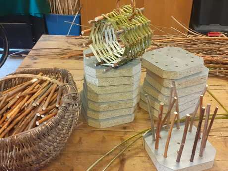 Atelier fabrication d'une mangeoire Atelier fabrication d'une mangeoire
