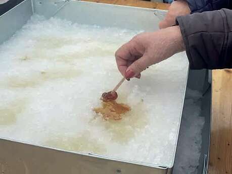 Sucettes tire d'érable sur neige Sucettes tire d'érable sur neige