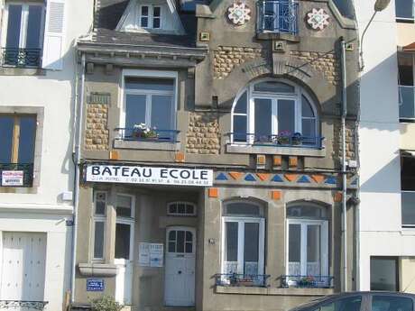Meublé de tourisme > La maison sur le port