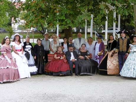 Visite Guidée de la Ville d'Hiver en costumes d'époque
