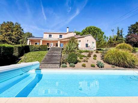 Villa Monfabes