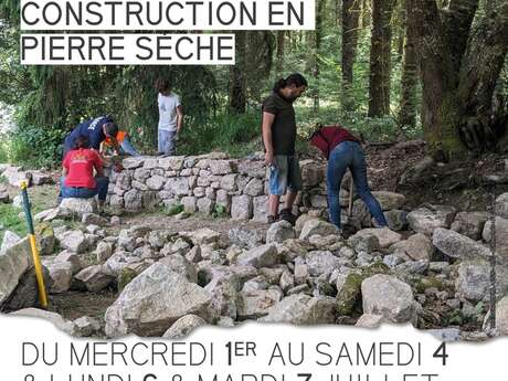 Chantier école de construction en pierre sèche