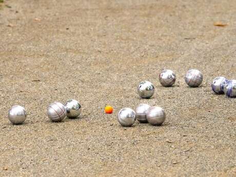 Concours de pétanque