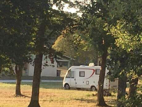 Aire de stationnement camping-car Echourgnac