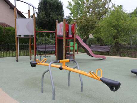 Aire de jeux-Square Mazoyer