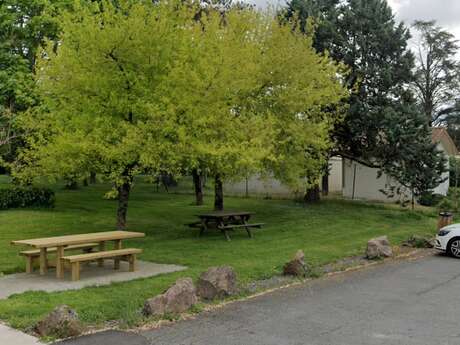 Aire de pique nique - Champ de foire de Pressac