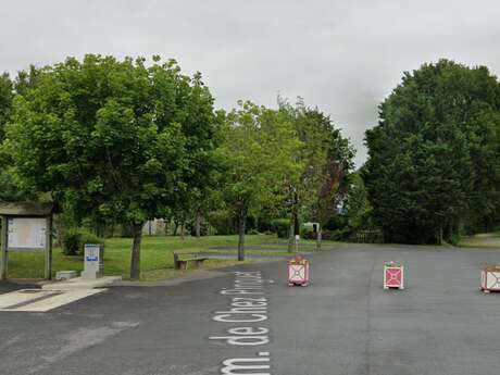 Aire de pique nique - Aire de camping-car de Bourpeuil