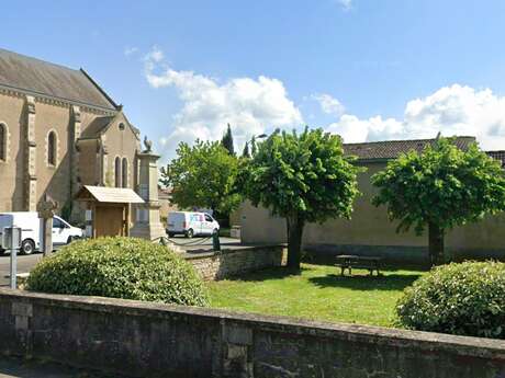 Aire de pique nique - Église de Saint-Martin-la-Rivière