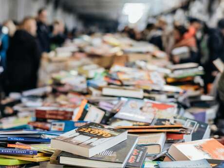 Braderie des livres documentaires et régionaux
