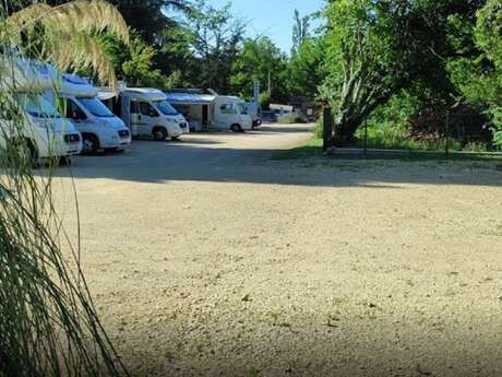 Aire privée  de camping-car de Cenac-et-Saint-Julien