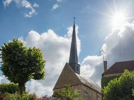 Aire de pique nique - Église de Thollet