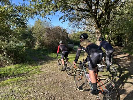 Circuit FFCT Boucle des châteaux CPA Lathus