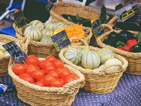 Marché de Laroque Timbaut