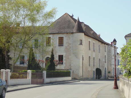 Boucle de Tocane Saint-Apre - Les Tours de Vernode