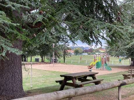 Aire de pique nique - Stade de Bouresse