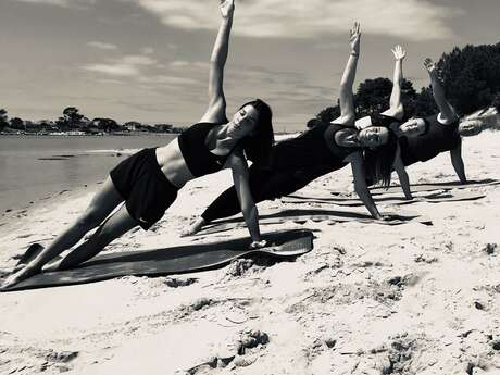 Pilates sur la plage