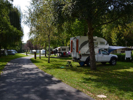 Aire de Services de Camping-Car du Camping de l'Allochon