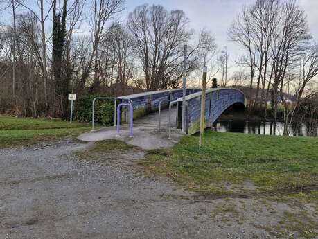 Balade à Roulettes n°7 La passerelle bleue à Louvie-Juzon