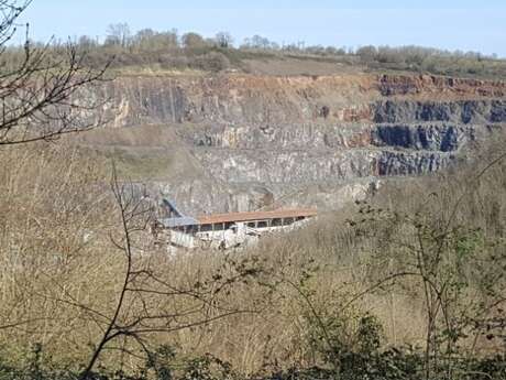 Randonnée : Boucle de la vallée du Chambon et de la carrière de Donia.