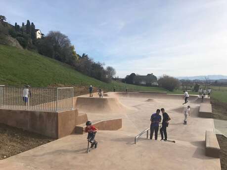 Plateau sportif Jacques Monod