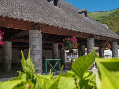 LA HALLE DE CAMPAN