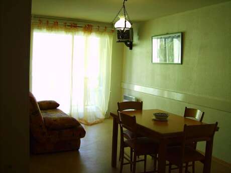 APPARTEMENT DANS RESIDENCE
