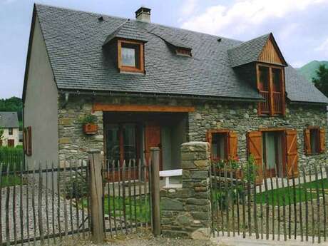 APPARTEMENT DANS MAISON