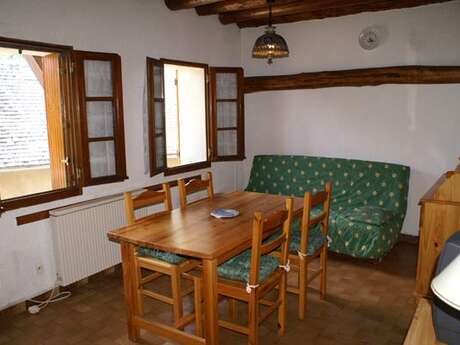 APPARTEMENT DANS MAISON